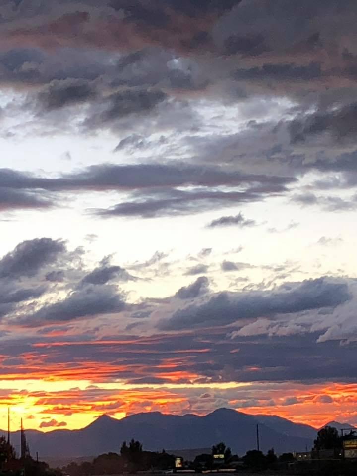 你会喜欢科罗拉多州西部的日出和日落.